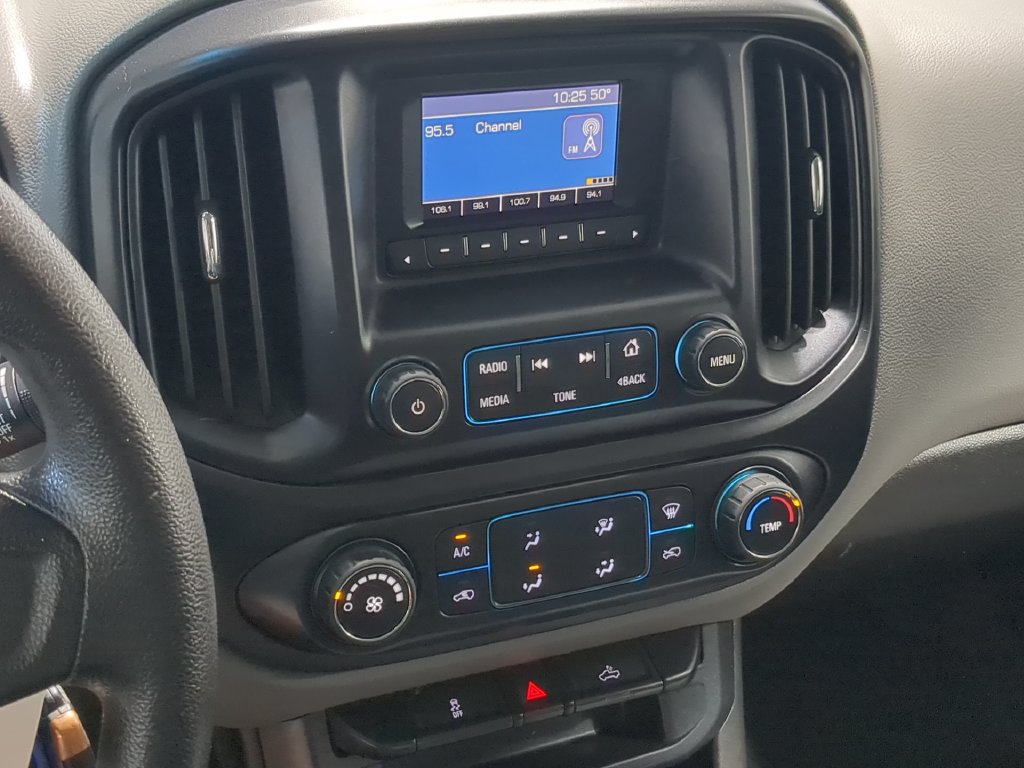 Used 2015 Chevrolet Colorado W/T RWD image 29