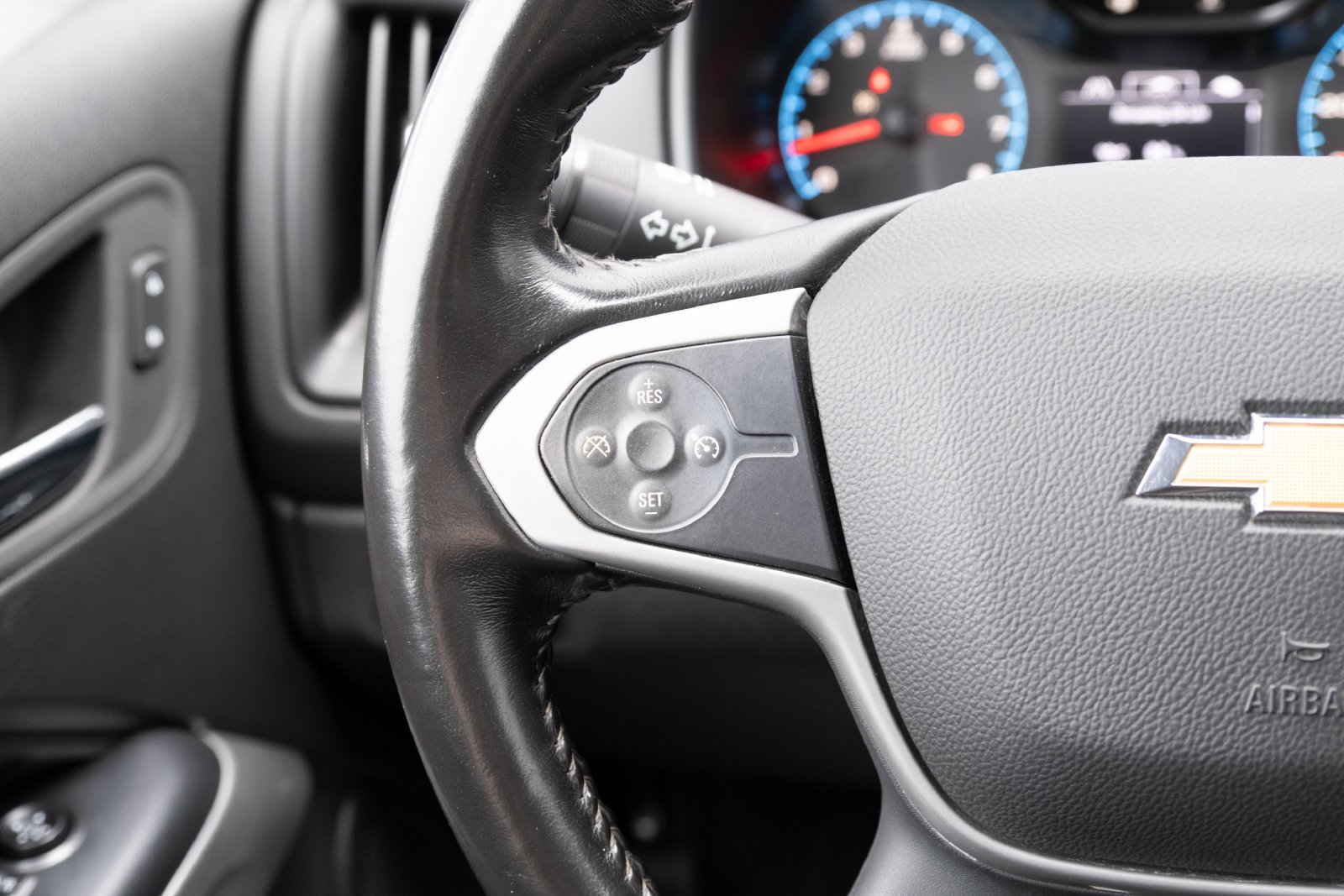 Used 2022 Chevrolet Colorado LT RWD image 6