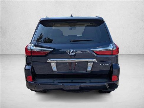 Used 2017 Lexus LX 570 4WD w/ Luxury Package image 7