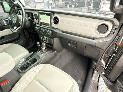 Used 2021 Jeep Wrangler Unlimited Sahara AWD/4WD image 33
