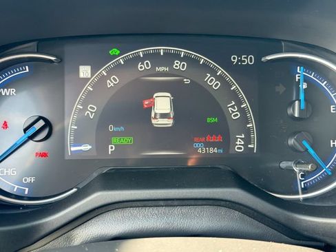 Used 2025 Toyota RAV4 LE AWD/4WD image 26