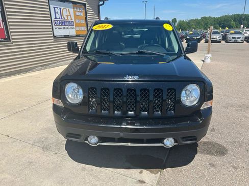 Used 2017 Jeep Patriot High Altitude AWD/4WD image 2
