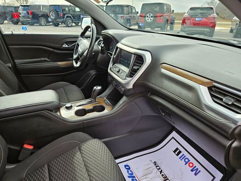 Used 2019 GMC Acadia SLE image 32