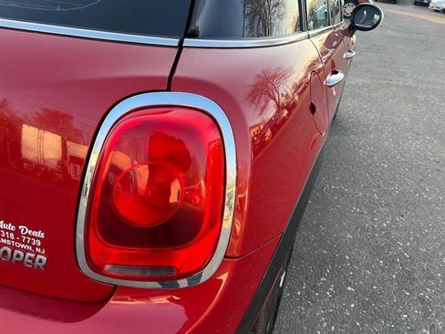 Used 2015 MINI Cooper 4-Door Hardtop FWD image 28