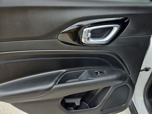 New 2026 Jeep Compass Latitude AWD/4WD image 17