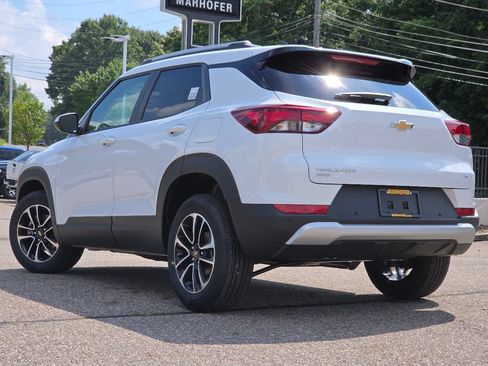 New 2026 Chevrolet TrailBlazer LT w/ Convenience Package AWD/4WD image 16