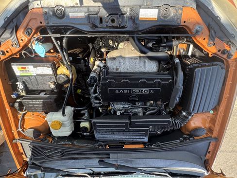 Used 2006 Suzuki Reno FWD image 24