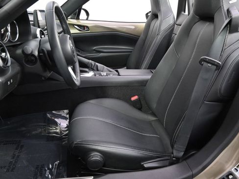 Used 2023 MAZDA MX-5 Miata Grand Touring RWD image 17