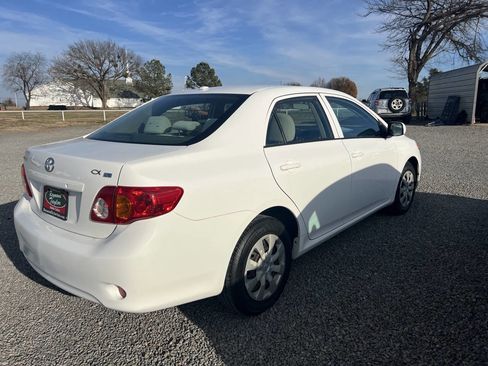 Used 2010 Toyota Corolla LE image 5
