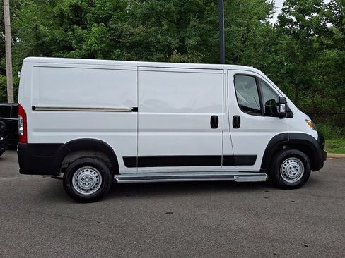 Used 2025 RAM ProMaster 2500 w/ U-Haul Equipment Group FWD image 7