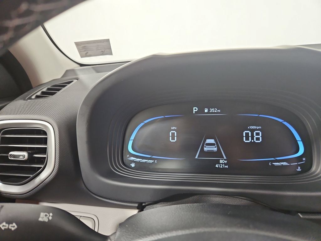 Certified 2025 Hyundai Venue SEL FWD image 17