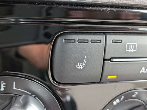 Used 2019 Volkswagen Beetle 2.0T S FWD image 21