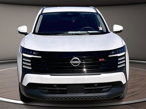 Certified 2025 Nissan Kicks SR image 3