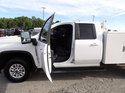 Used 2020 Chevrolet Silverado 2500 LT w/ Convenience Package AWD/4WD image 13