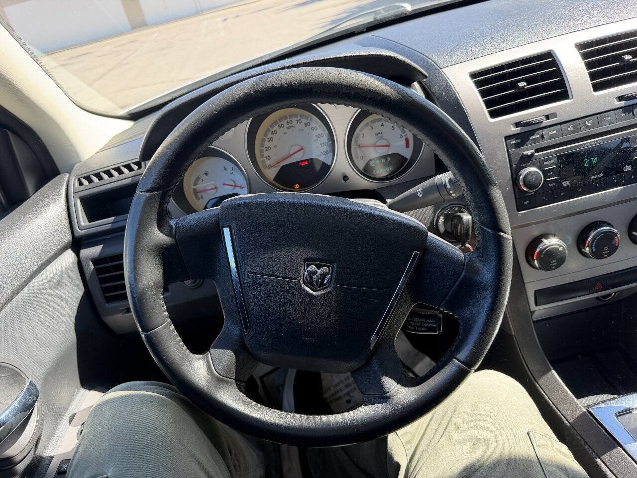 Used 2009 Dodge Avenger SXT FWD image 11