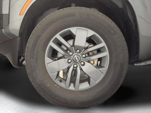 Used 2025 Nissan Frontier SV RWD image 6