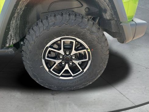 New 2026 Jeep Wrangler Unlimited Rubicon AWD/4WD image 32
