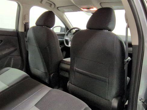 Used 2025 Nissan Sentra SV image 18