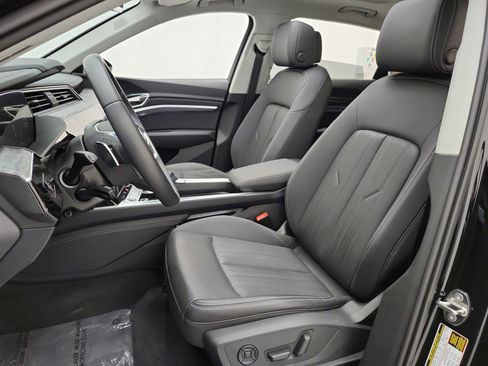 Used 2024 Audi Q8 e-tron Premium Plus AWD/4WD image 13