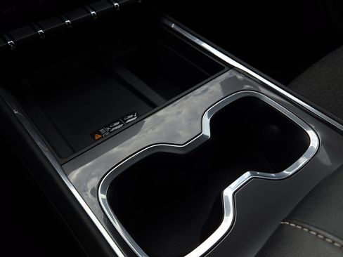 Used 2025 GMC Acadia Elevation image 22