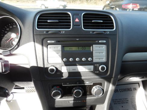 Used 2010 Volkswagen Golf 4-Door image 13