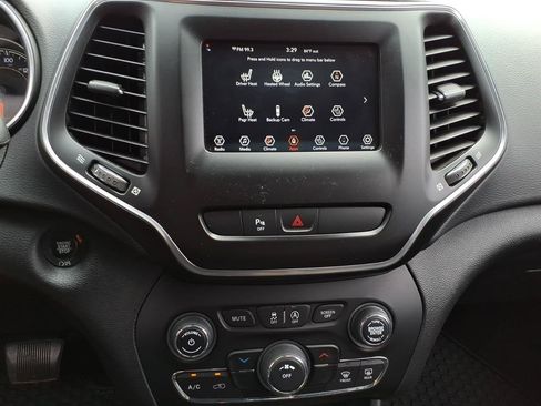 Used 2020 Jeep Cherokee Latitude Plus AWD/4WD image 11
