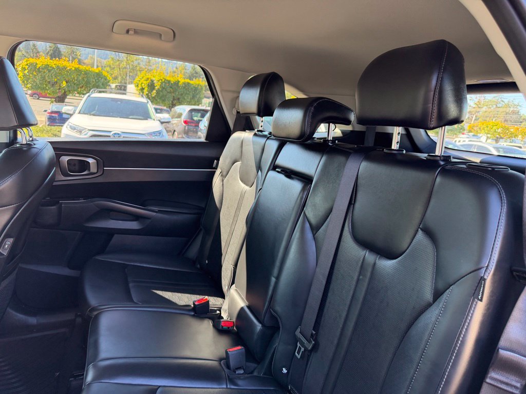 Used 2025 Kia Sorento S AWD/4WD image 30