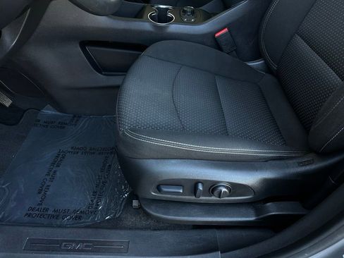 Used 2024 GMC Terrain SLE w/ Driver Convenience Package FWD image 13