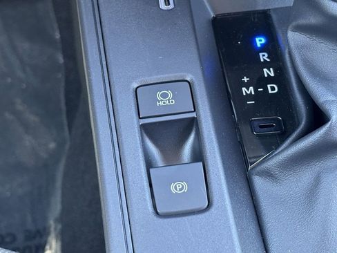 Used 2026 Toyota Corolla Cross L image 22