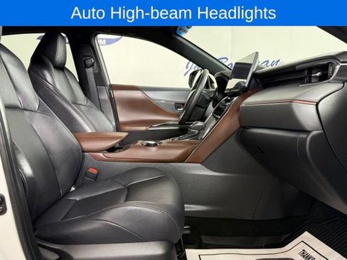 Used 2023 Toyota Venza XLE AWD/4WD image 19