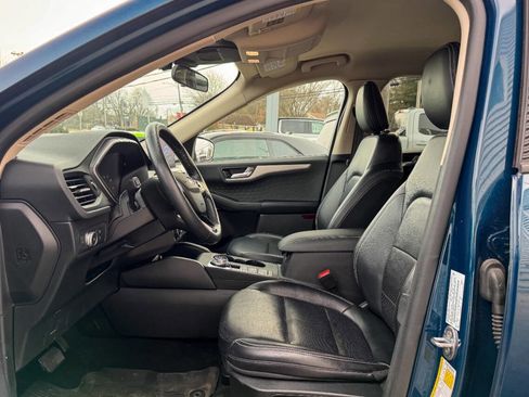 Used 2020 Ford Escape SEL image 18