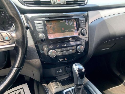 Used 2020 Nissan Rogue Sport SL w/ Premium Package FWD image 6