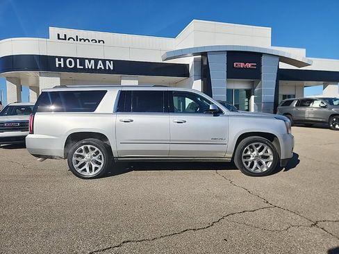 Used 2015 GMC Yukon XL Denali w/ Premium Package image 2