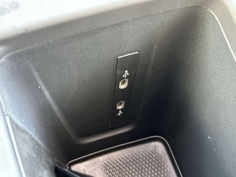 New 2026 Volkswagen Tiguan SE image 26