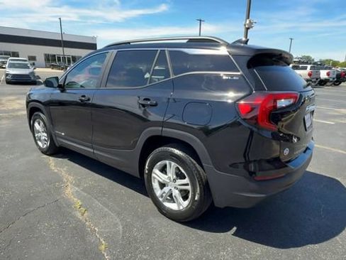 Used 2023 GMC Terrain SLE w/ Driver Convenience Package FWD image 6