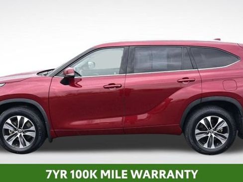 Certified 2021 Toyota Highlander XLE image 2