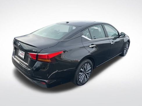 Used 2024 Nissan Altima 2.5 SV image 6