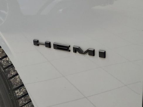 Used 2022 Dodge Challenger R/T w/ Plus Package image 31