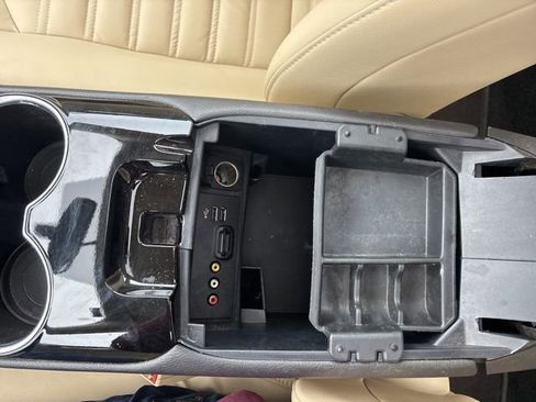 Used 2014 Ford Fusion SE w/ Equipment Group 202A image 14