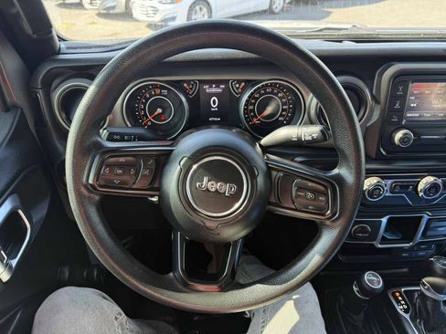 Used 2018 Jeep Wrangler Unlimited Sport AWD/4WD image 8