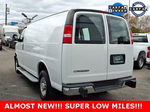 Used 2023 Chevrolet Express 2500 w/ Driver Convenience Package image 4