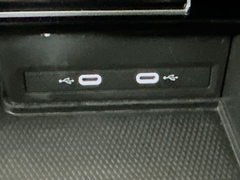 Used 2025 Volkswagen Atlas SE image 26