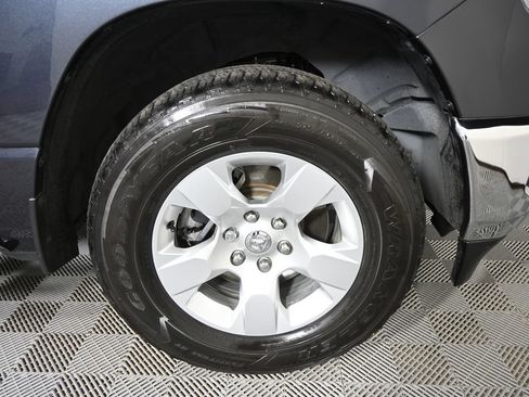 Used 2020 RAM 1500 Big Horn AWD/4WD image 12