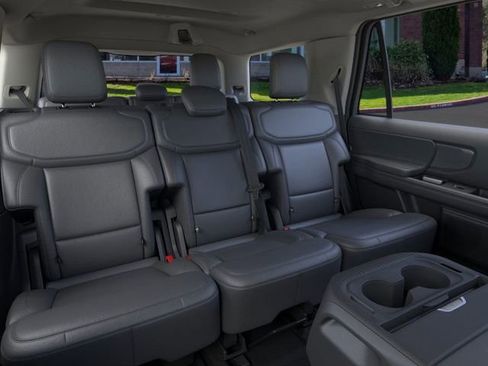 New 2026 Ford Expedition Active image 11