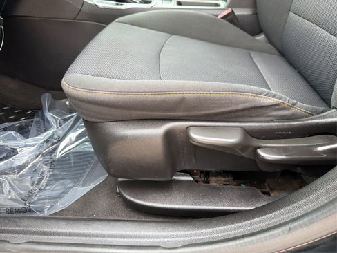 Used 2018 Chevrolet Cruze LS FWD image 17