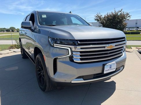 Used 2023 Chevrolet Tahoe High Country w/ Advanced Technology Package AWD/4WD image 2