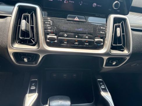 Used 2021 Kia Sorento S FWD image 13