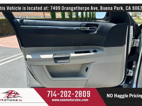 Used 2005 Chrysler 300 SRT8 w/ SRT Option Group II image 51