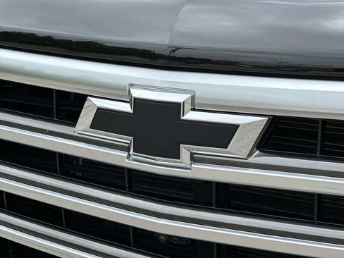 Certified 2024 Chevrolet Silverado 1500 High Country w/ Technology Package AWD/4WD image 11
