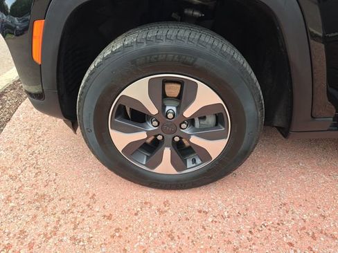 Used 2023 Jeep Grand Cherokee 4WD 4xe image 22